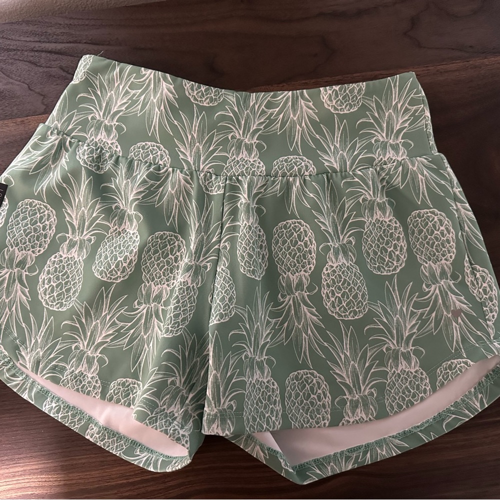 Green Pineapple Print Women's Shorts